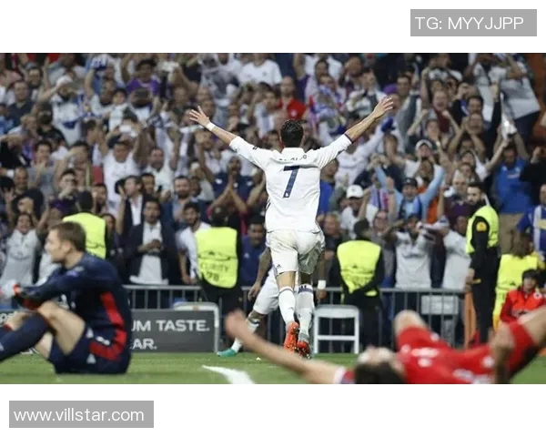 C罗卡签名商品引发热潮球迷争相抢购限量珍藏版产品