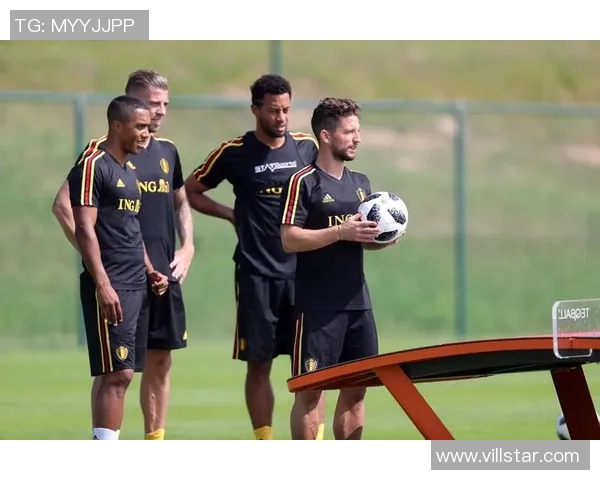 足球球星乔装出行引发围观真假身份成谜趣味横生